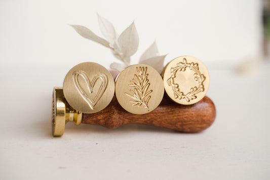 Siegelstempel mit floralem Design & Siegelstempel mit Herz